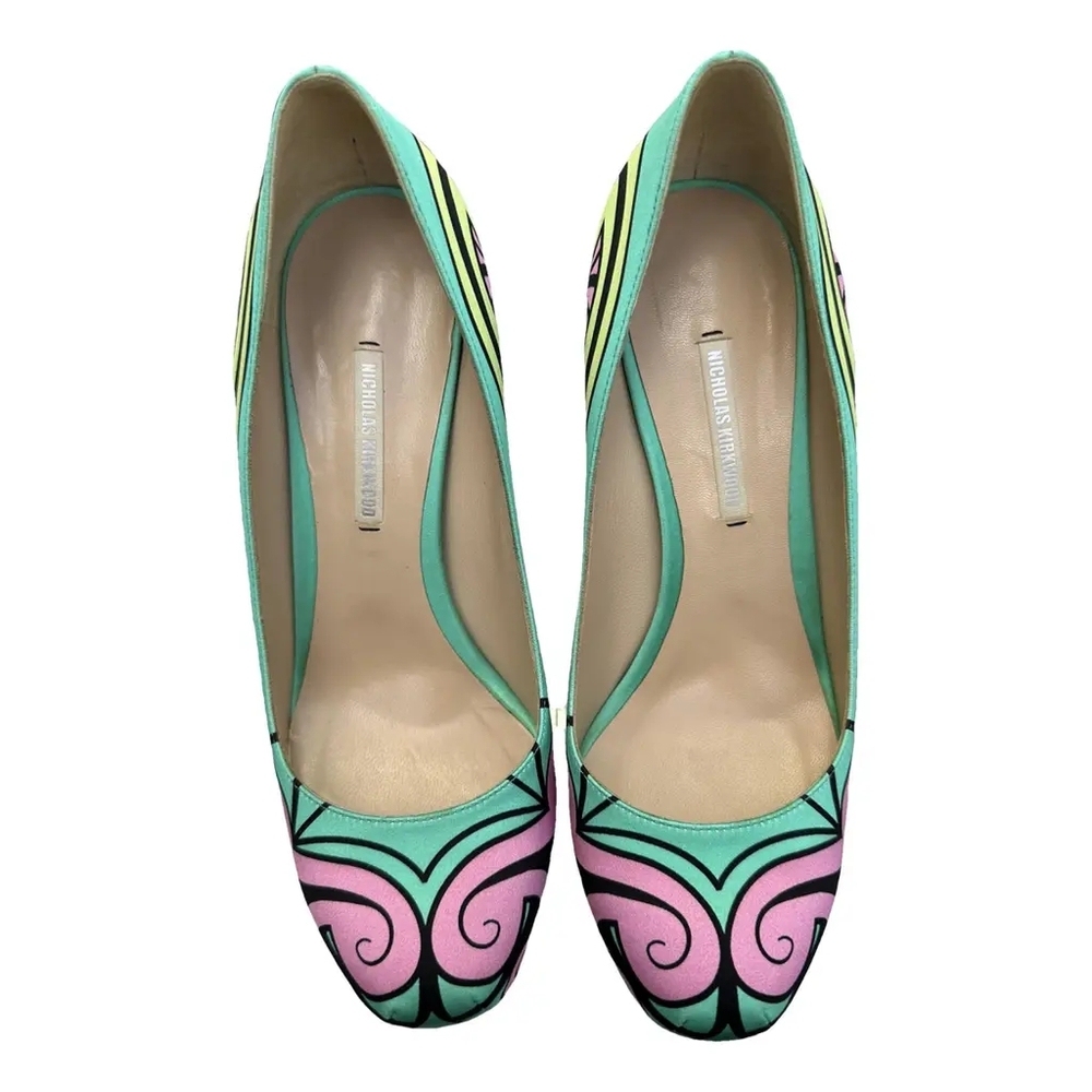 Nicholas Kirkwood Satin Swirl Pumps Sz. 37 (U.S. 6.5)